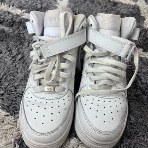Nike White Leather High-Tops